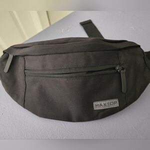 fanny pack NWOT